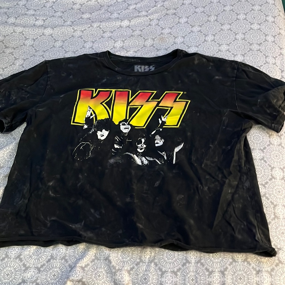 Kiss lightly cropped shirt.
